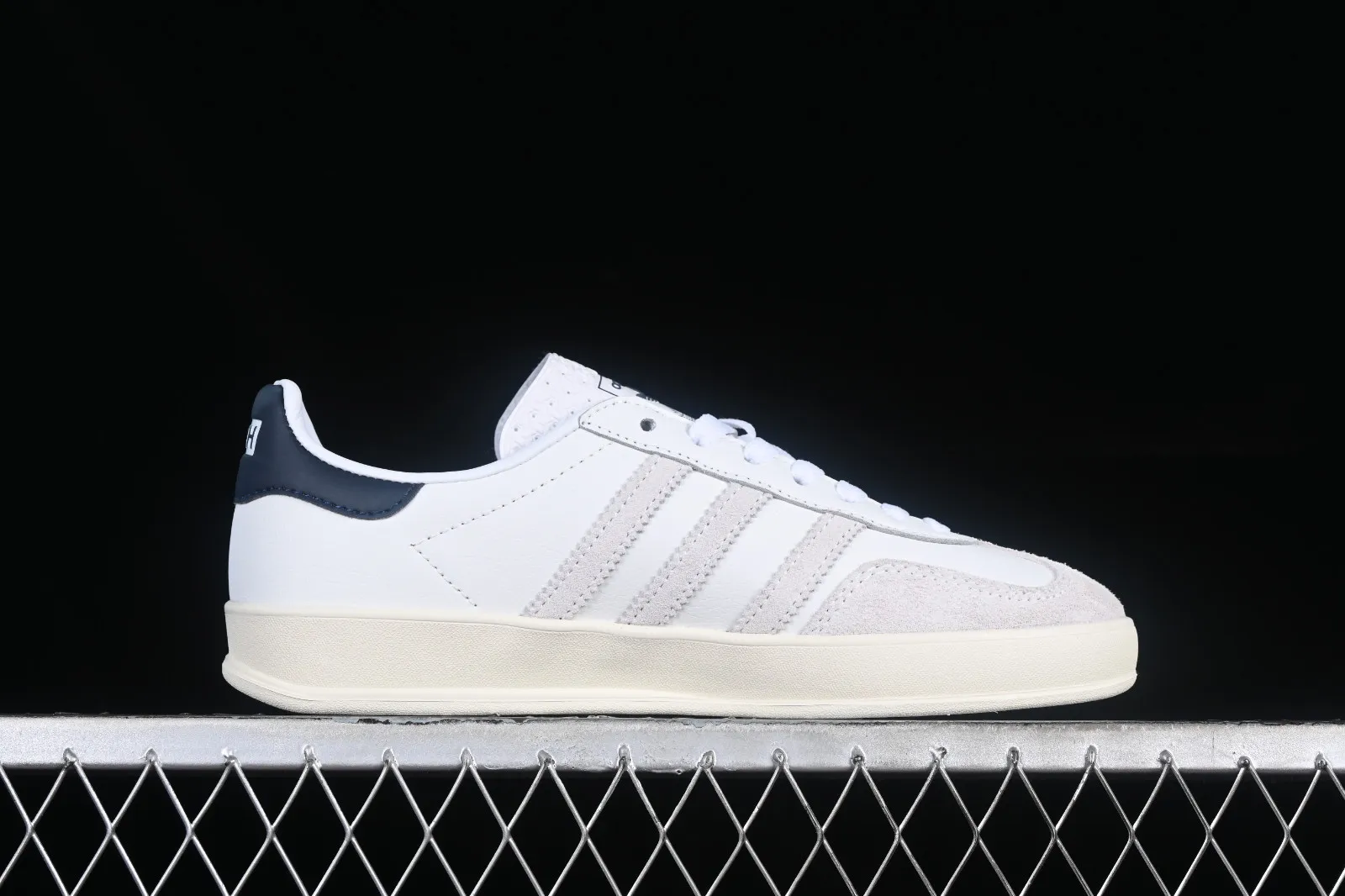 Adidas Gazelle Indoor Kith Classics Footwear White Collegiate Navy Off-White IE2572