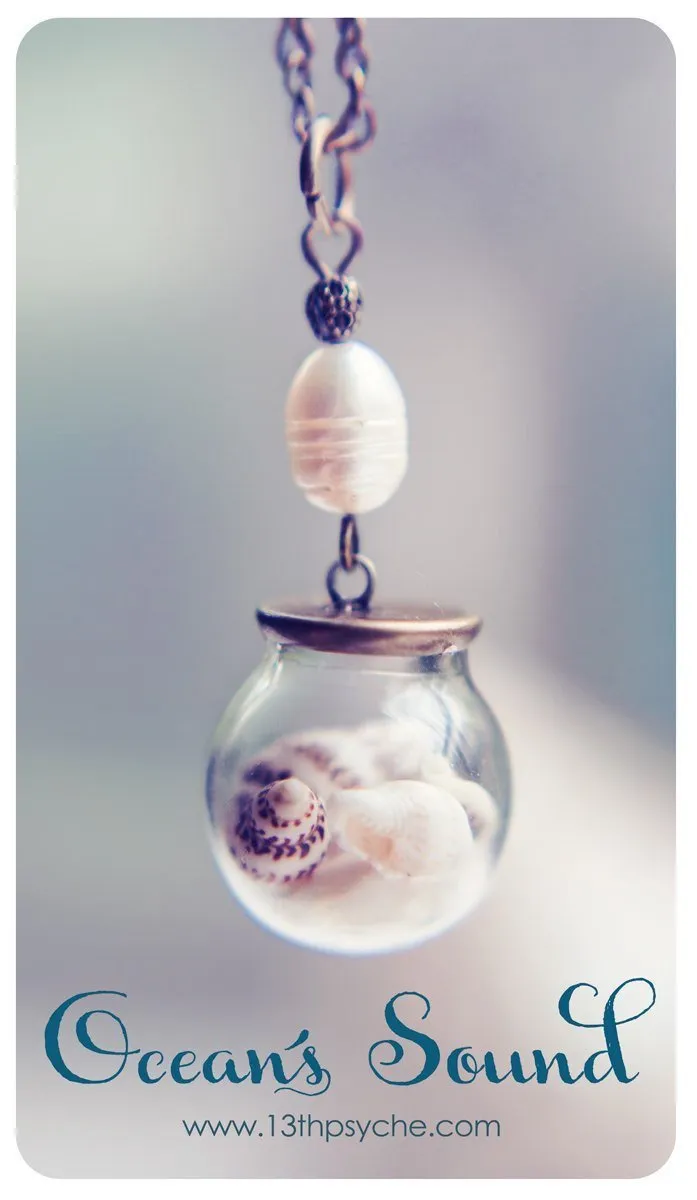 Pearl and shells glass globe pendant necklace