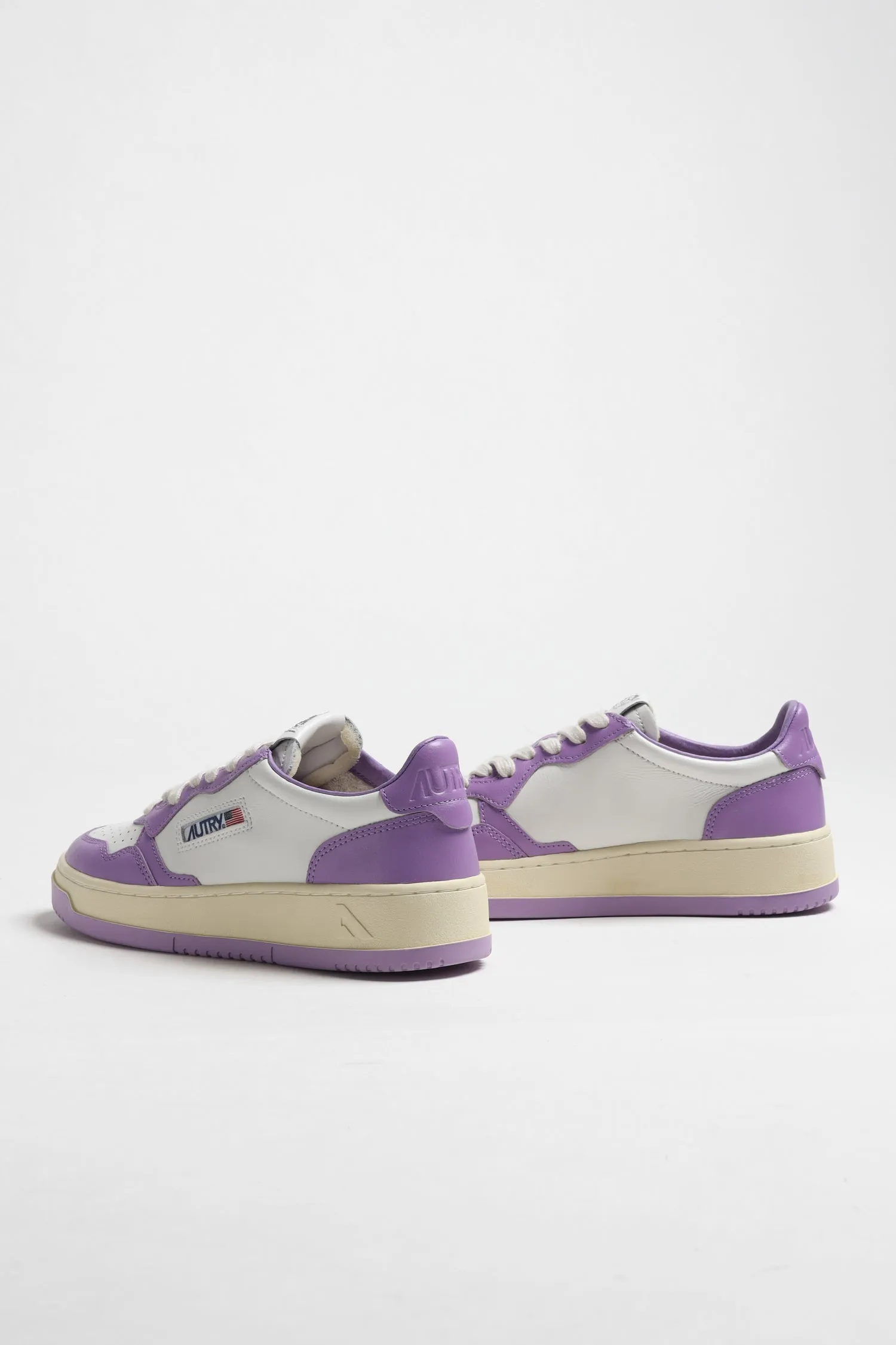 Sneaker Medalist in English Lavender